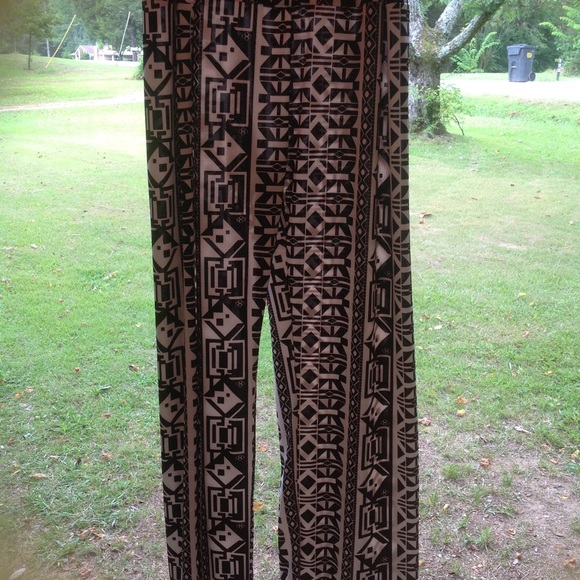 Women's black and white designer pants - Picture 2 of 3